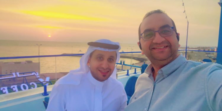 صيدليات معاذ بالسعودية تمنح المترددين عليها 10 آلاف ريال و سبيكة ذهبية 