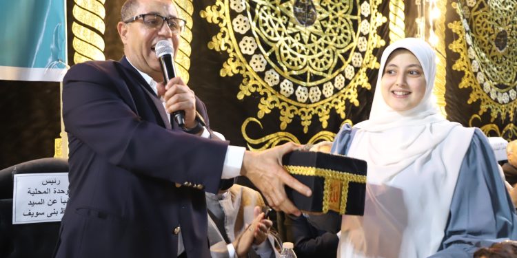 تكريم 700 من حفظة القرآن الكريم وأبطال أكتوبر ورحلتي عمرة في احتفالية كبرى بنادي الشبان