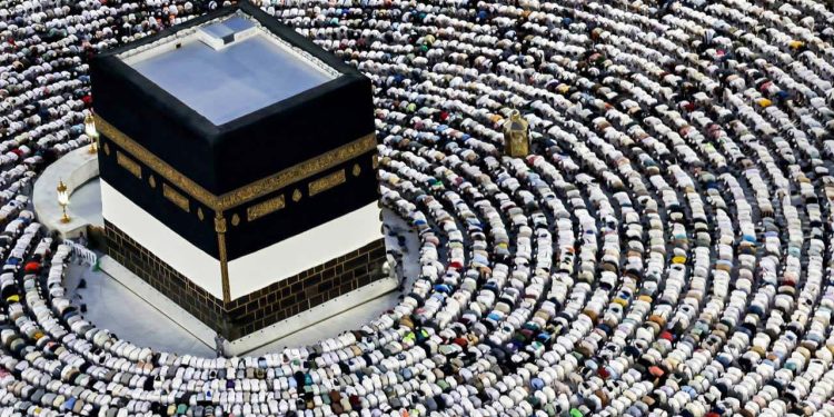 122 مليون معتمر ومصلٍ في المسجدين الحرام والنبوي خلال شهر رمضان