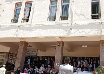 جانب من الوقفة الاحتجاجية للمحامين بالبحر الأحمر