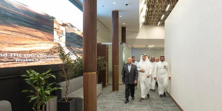 كامل الوزير يزور مشروع " نيوم " بالسعودية