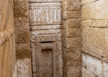 سقارة تبوح بأسرارها..تفاصيل الكشف عن مقبرة الأمير “وسر إف رع”