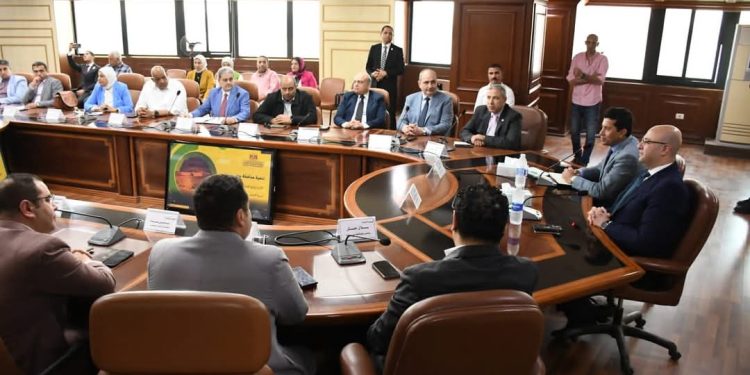 جانب من لقاء وزير الشباب والرياضة بأعضاء مجلسي النواب والشيوخ ببني سويف