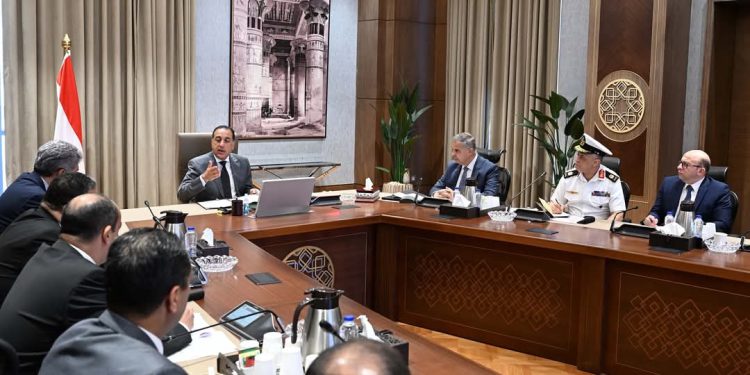 "مدبولي" يوجه بحصر شامل للآثار الغارقة بـ أبي قير ووضع خطة لاستخراجها