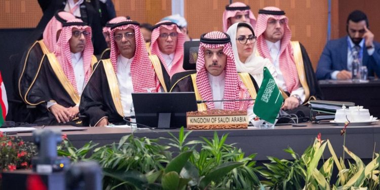 جانب من مشاركة وزير الخارجية السعودي في القمة الثانية بين دول مجلس التعاون الخليجي ورابطة الآسيان