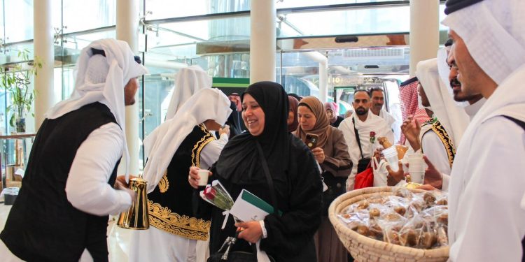 بمبادرة ملكية.. وصول 500 من الفلسطينيين لأداء مناسك الحج والعمرة