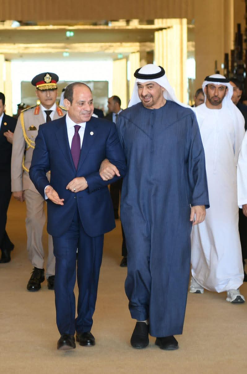 رئيس دولة الإمارات العربية يستقبل نظيره المصري ويعقدا إجتماعا في قصر الشاطئ