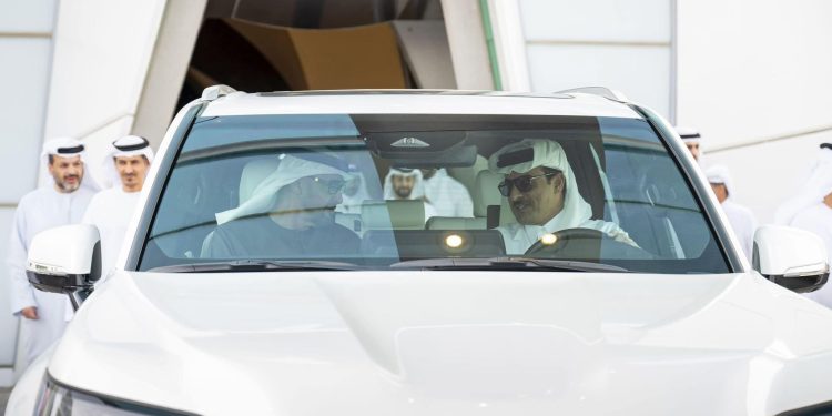 أمير قطر ورئيس الإمارات يبحثان الأوضاع بالمنطقة وعلاقات التعاون