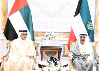 أمير الكويت يستقبل نائب رئيس الوزراء الإماراتي بقصر بيان