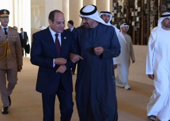 رئيس دولة الإمارات العربية يستقبل نظيره المصري ويعقدا إجتماعا في قصر الشاطئ