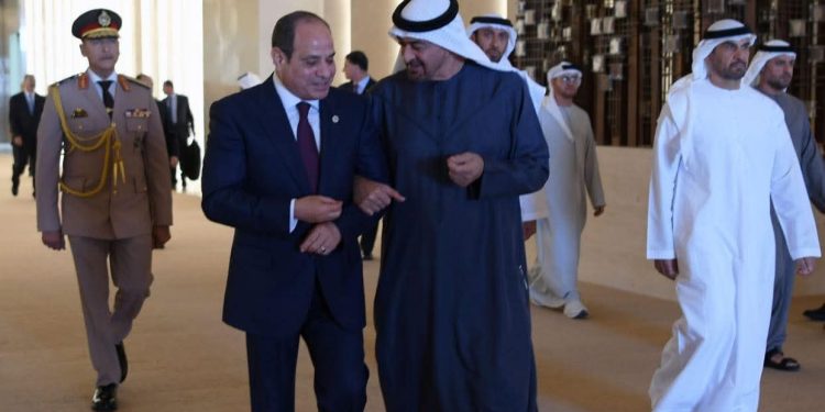 رئيس دولة الإمارات العربية يستقبل نظيره المصري ويعقدا إجتماعا في قصر الشاطئ