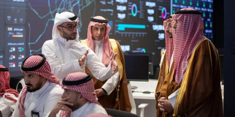 رئيس ” سدايا ” يقف على سير عمل مركز عمليات مكة الذكية لتعزيز قدرات منظومة الحج