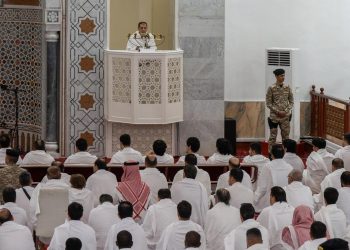إمام وخطيب المسجد الحرام : يوم عرفة محطة إيمانية عظيمة تتجلى فيها معاني التوحيد والتقوى وتُستجاب فيه الدعوات