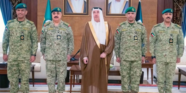 مبارك الجابر يثمن الدور الحيوي لمنتسبي الحرس الوطني في الدفاع والأمن الكويتي