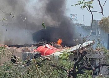 تفاصيل تحطم طائرة هندية بعد إقلاعها وعلى متنها 242 شخصاً
