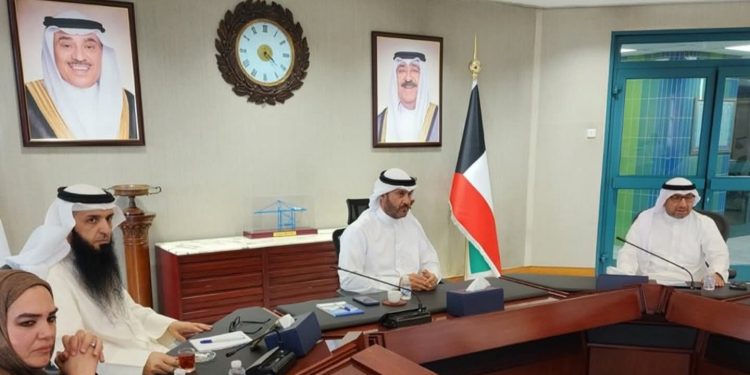 جانب من اجتماع طارئ للموانئ الكويتية