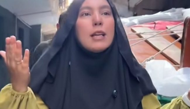 سمر نديم تضحي على روح والدها وتطلب الدعاء