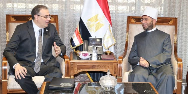 وزير الأوقاف ورئيس الجهاز المركزي للتنظيم والإدارة
