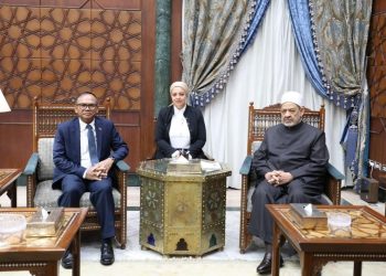 فضيلة الإمام الأكبر شيخ الأزهر وسفير كمبوديا
