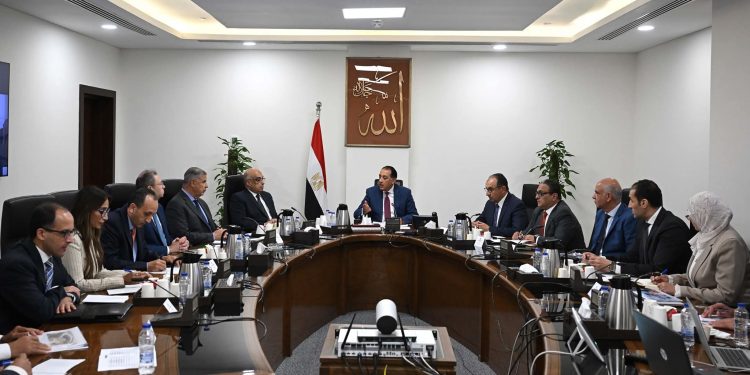 دكتور مصطفى مدبولي في إجتماع عبر الفيديو كونفرنس
