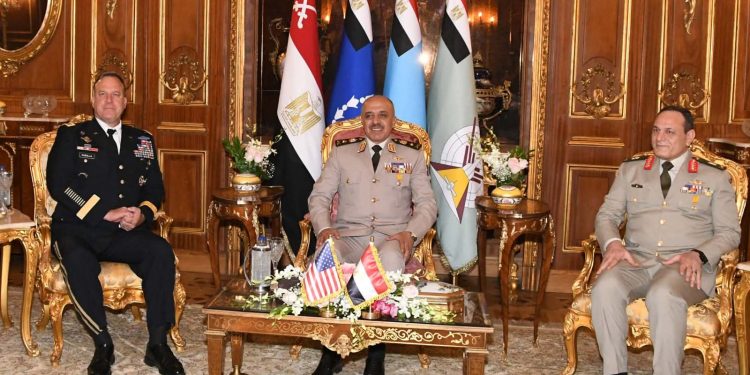 لقاء رئيس الأركان وقائد القيادة المركزية الأمريكية