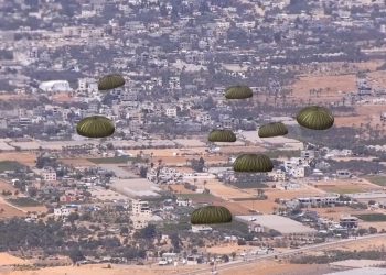 إرسال المساعدات المصرية إلى غزة جوا