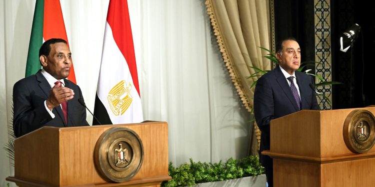مؤتمر صحفي لرئيسي وزراء مصر والسودان