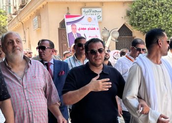 النائب السابق محمود ابوعزوز بين المواطنين