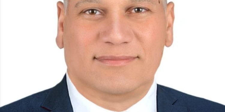 الكاتب والأديب سامي محمود