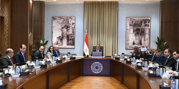 رئيس الوزراء يترأس إجتماع اللجنة العليا للحج