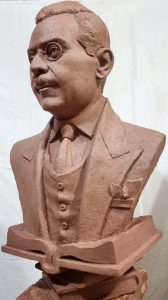 تمثال العالم المصري دكتور مصطفى مشرفة 