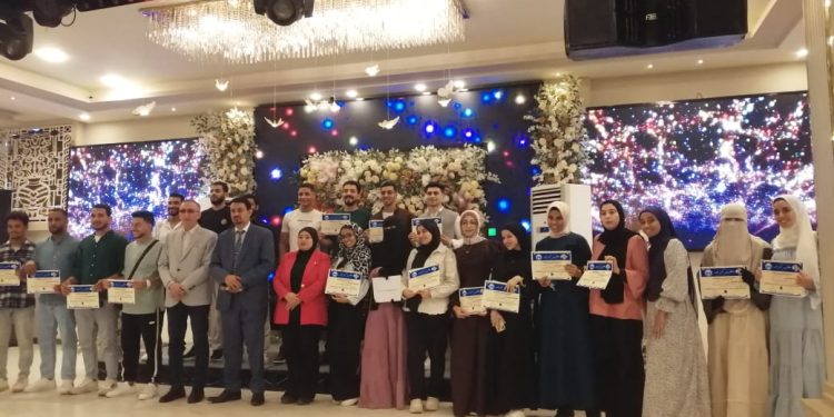 مبادرة استاذ جامعي ببني سويف لتكريم طلاب الكليات