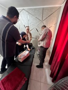 مساعدو مدير العلاج الحر أثناء الحملة