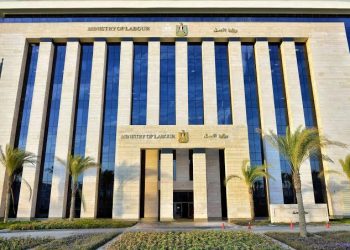 تحرك رقابي على “البوابة نيوز” بسبب عدم الالتزام بالأجور القانونية