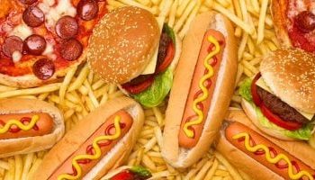فوراً توقف عن تناول هذه الأغذية المصنعة … اعرف السبب 