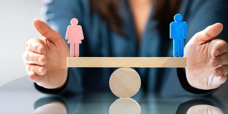 التأمين بعين عادلة.. كيف يعيد الاكتتاب الذكي رسم خريطة الشمول المالي بين الجنسين