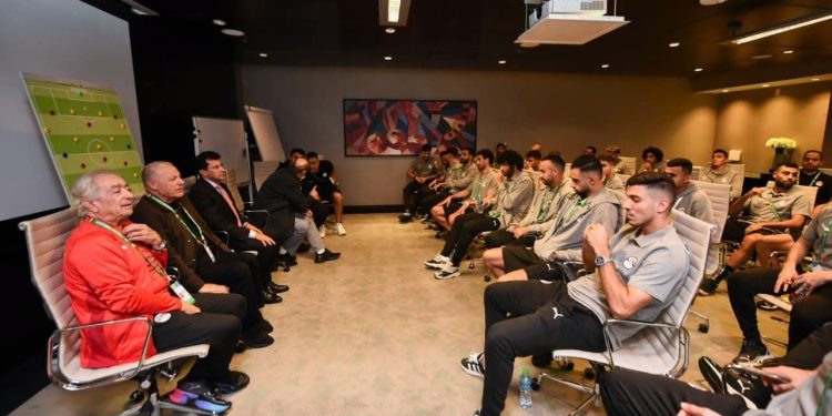 وزير الشباب وأبو ريده يتفقدان المنتخب المصري بقطر