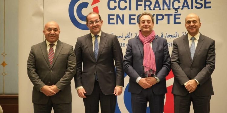 لقاء وزير المالية بأعضاء غرفة التجارة والصناعة الفرنسية.