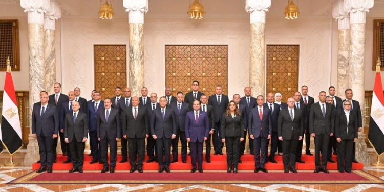 السيسي يشهد أداء المحافظين ونواب المحافظين اليمين الدستورية