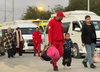 الفلسطينيين العائدين إلى غزة