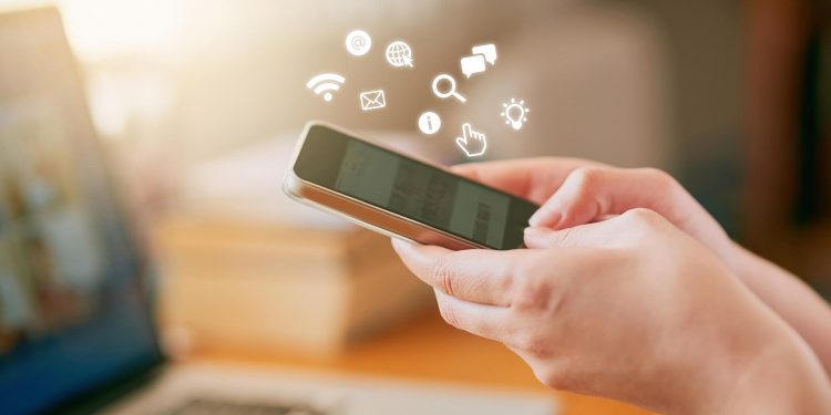نمو قوي للإنترنت عبر المحمول في مصر بدعم التحول الرقمي وانتشار الهواتف الذكية