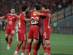 الأهلي يفوز على الزمالك ثلاثية نظيفة في القمة 130