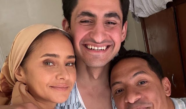 نيللي كريم وأمير المصري.. نجوم فيلم “القصص” يشعلون الحماس قبل العرض