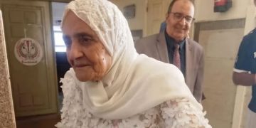 جامعة المنصورة تمنح الدكتوراه لسيدة 83 عاماً