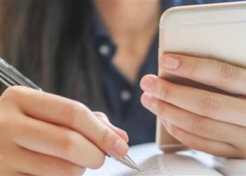 ضبط حالات غش إلكتروني بلجان الثانوية العامة.. والقانون يعاقب بالحبس والغرامة وإلغاء الامتحان